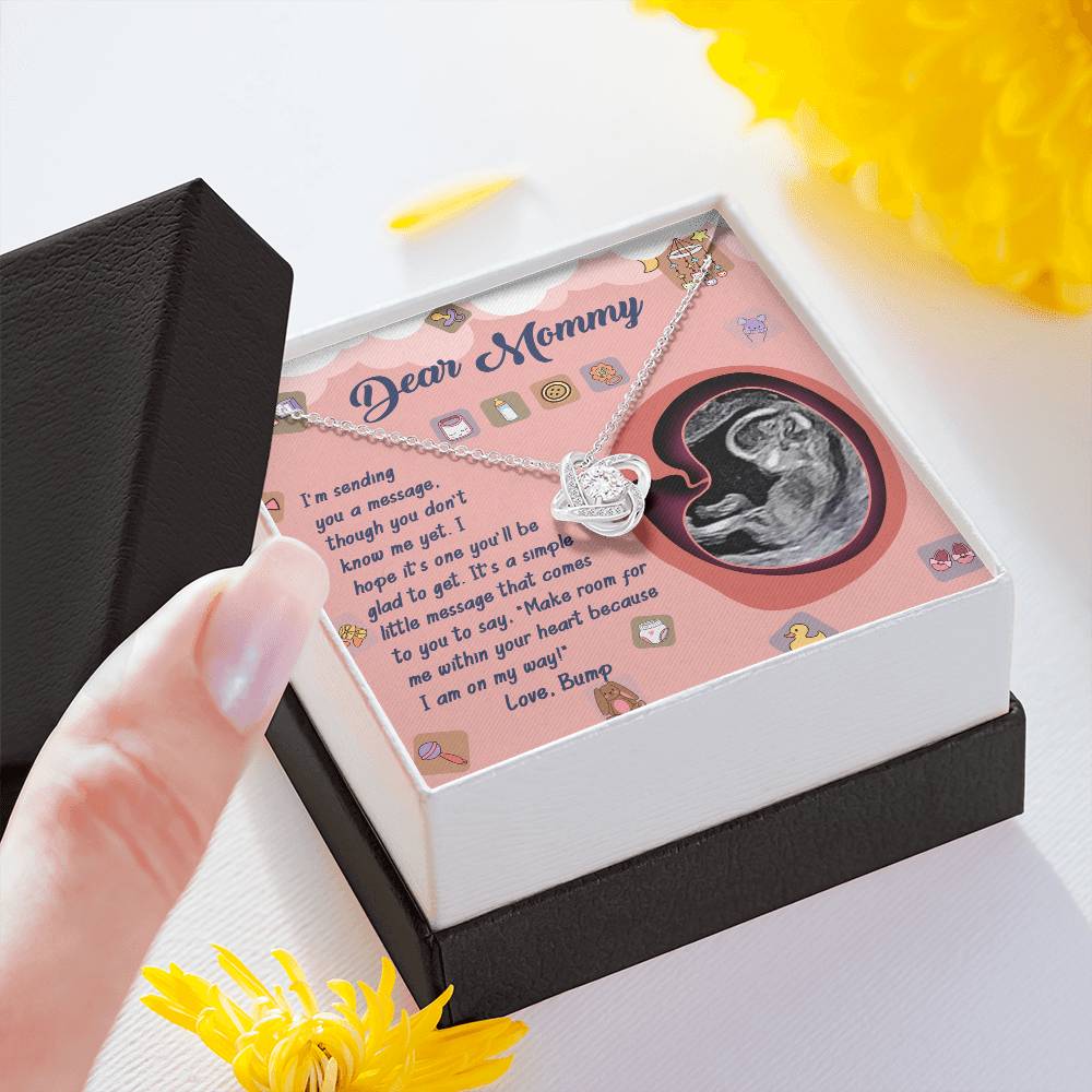 Necklace from Bump to Mommy – Ultrasound-Themed Pregnancy Gift