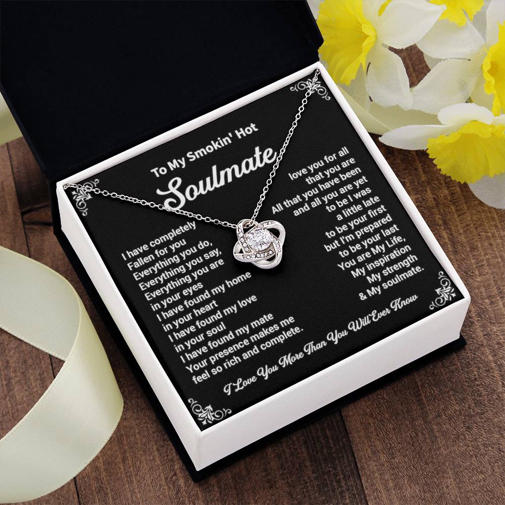 Soulmate Necklace Gift for Her – Elegant Pendant Box