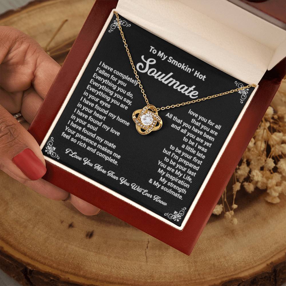 Soulmate Necklace Gift for Her – Elegant Pendant Box