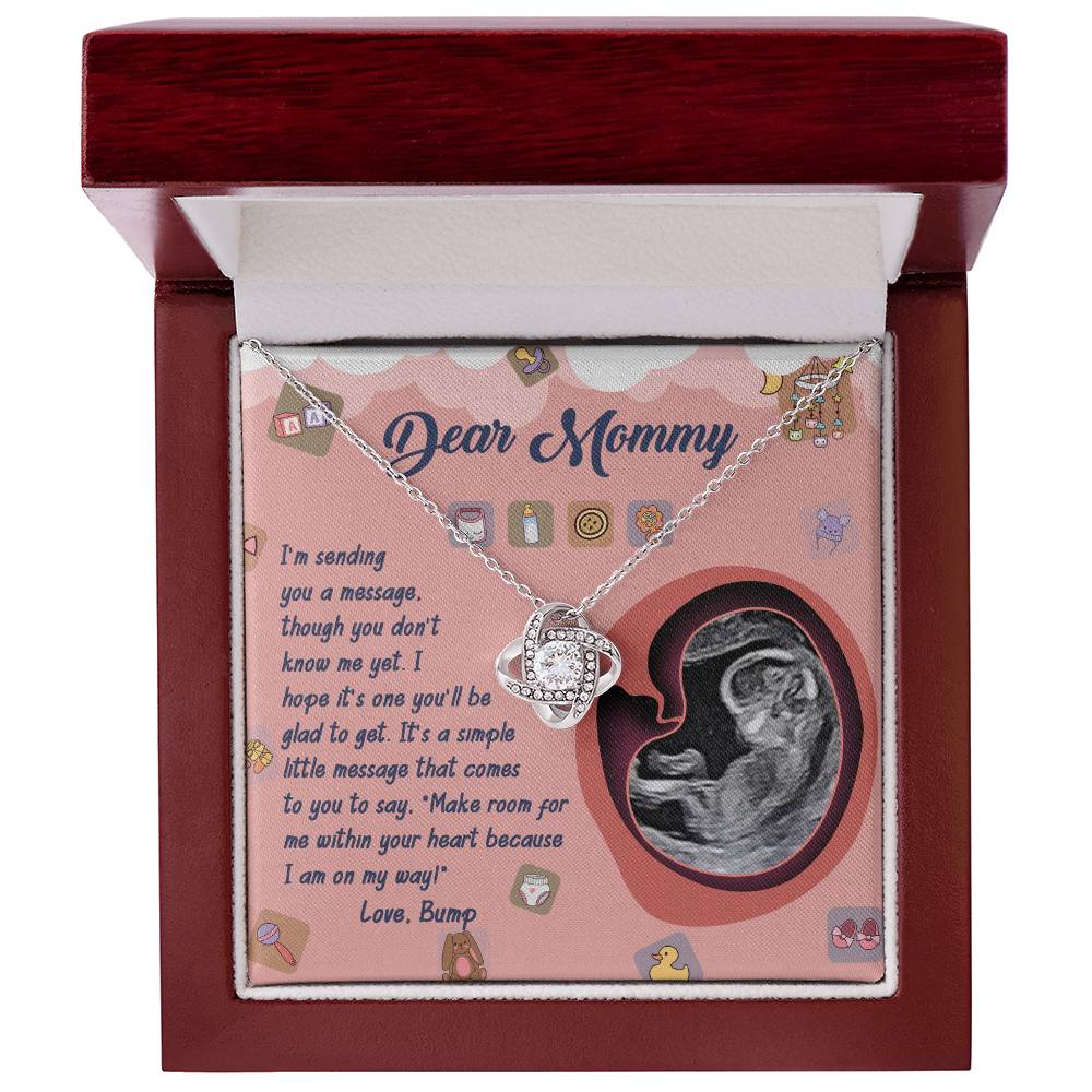 Necklace from Bump to Mommy – Ultrasound-Themed Pregnancy Gift