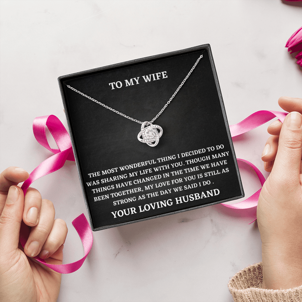 Wife Love Knot Necklace Gift from Husband – Heartfelt Pendant with Message Card