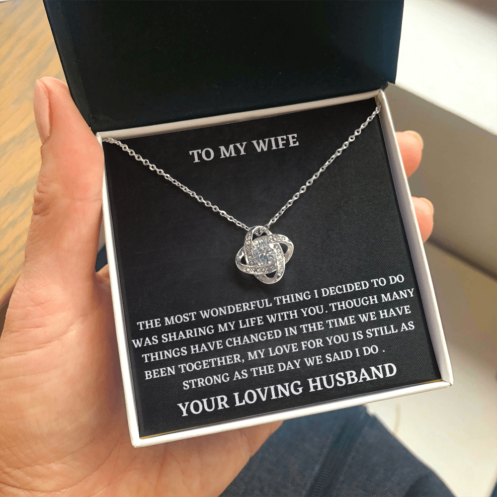 Wife Love Knot Necklace Gift from Husband – Heartfelt Pendant with Message Card