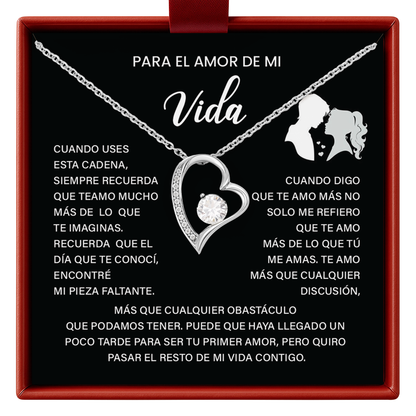 Vida necklace gift with heart pendant in a jewelry box with Spanish text