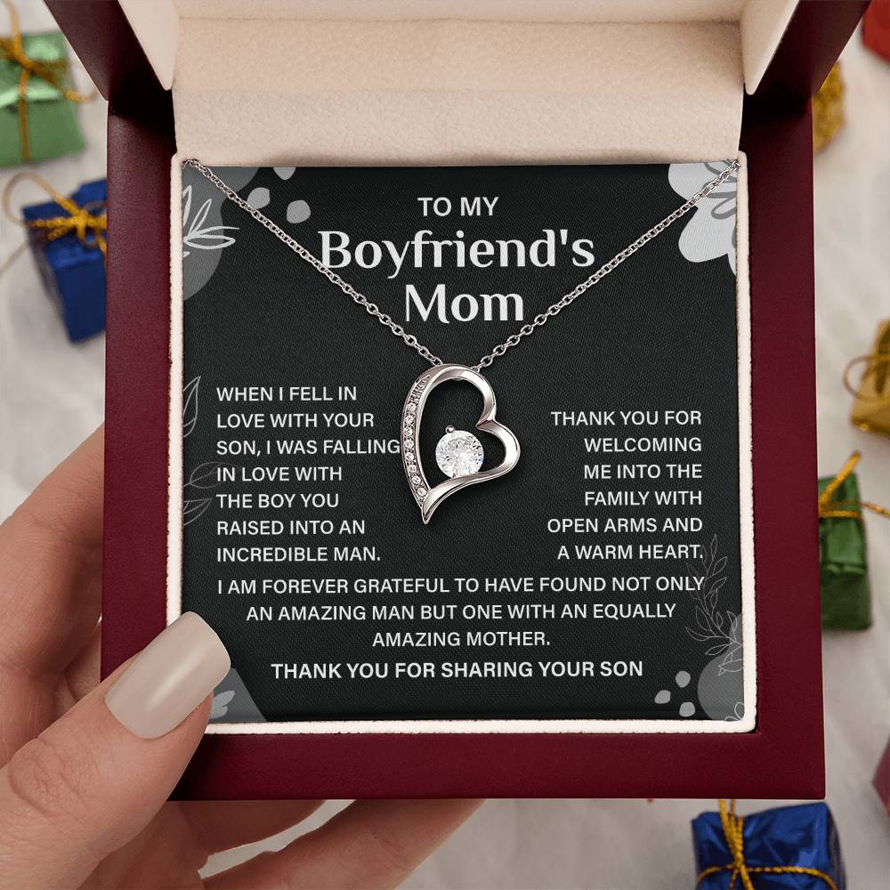 Boyfriend’s Mom Necklace Gift – Heartfelt Message Box