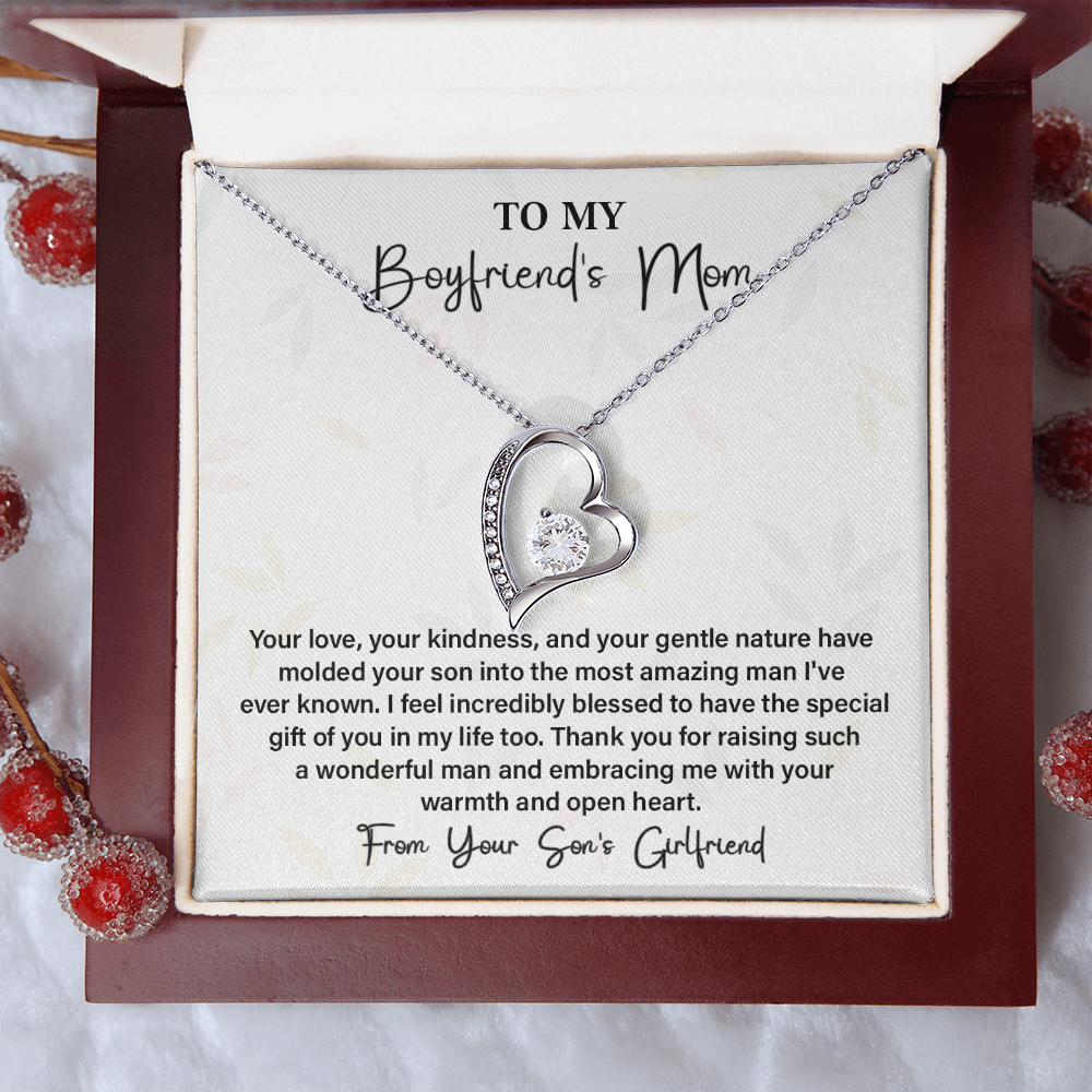 Gift for Boyfriend’s Mom from Girlfriend – Heart Necklace with Thank You Card