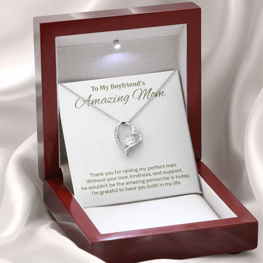 Boyfriend’s Mom Necklace Gift Message Card & Box