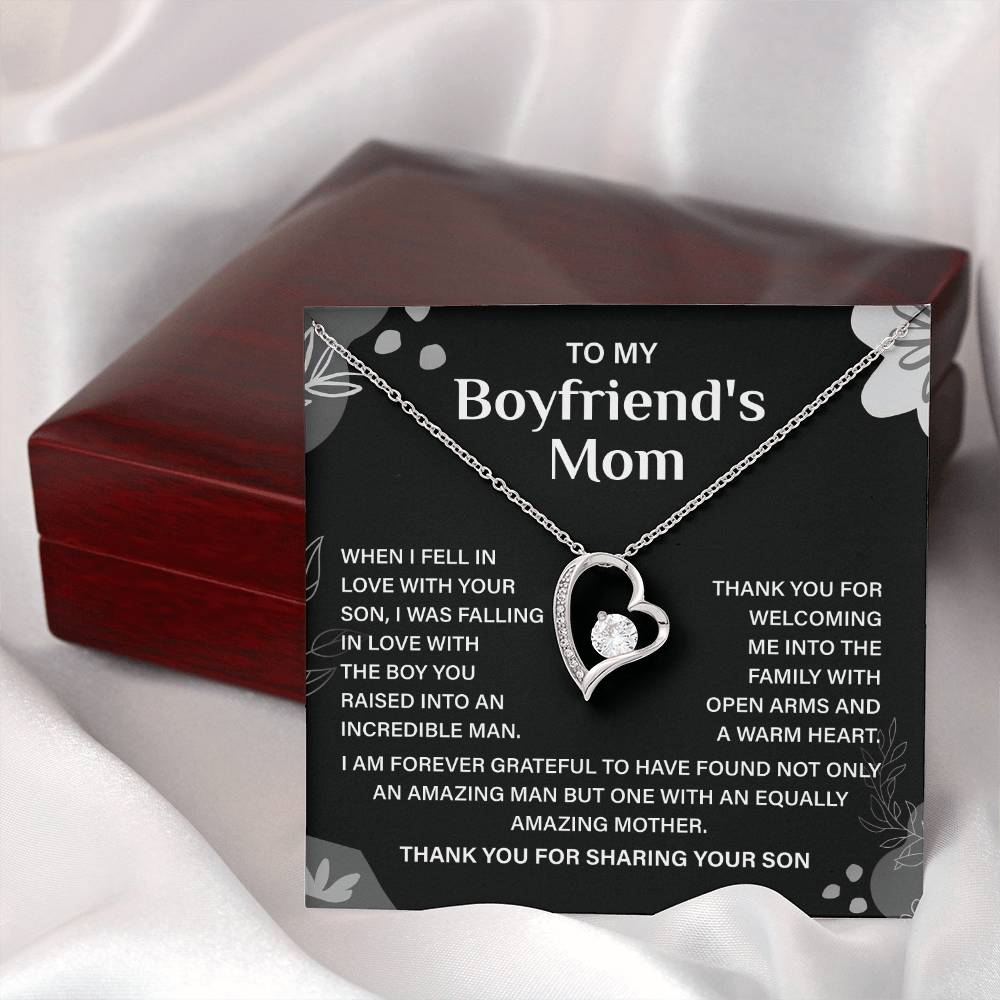 Boyfriend’s Mom Necklace Gift – Heartfelt Message Box