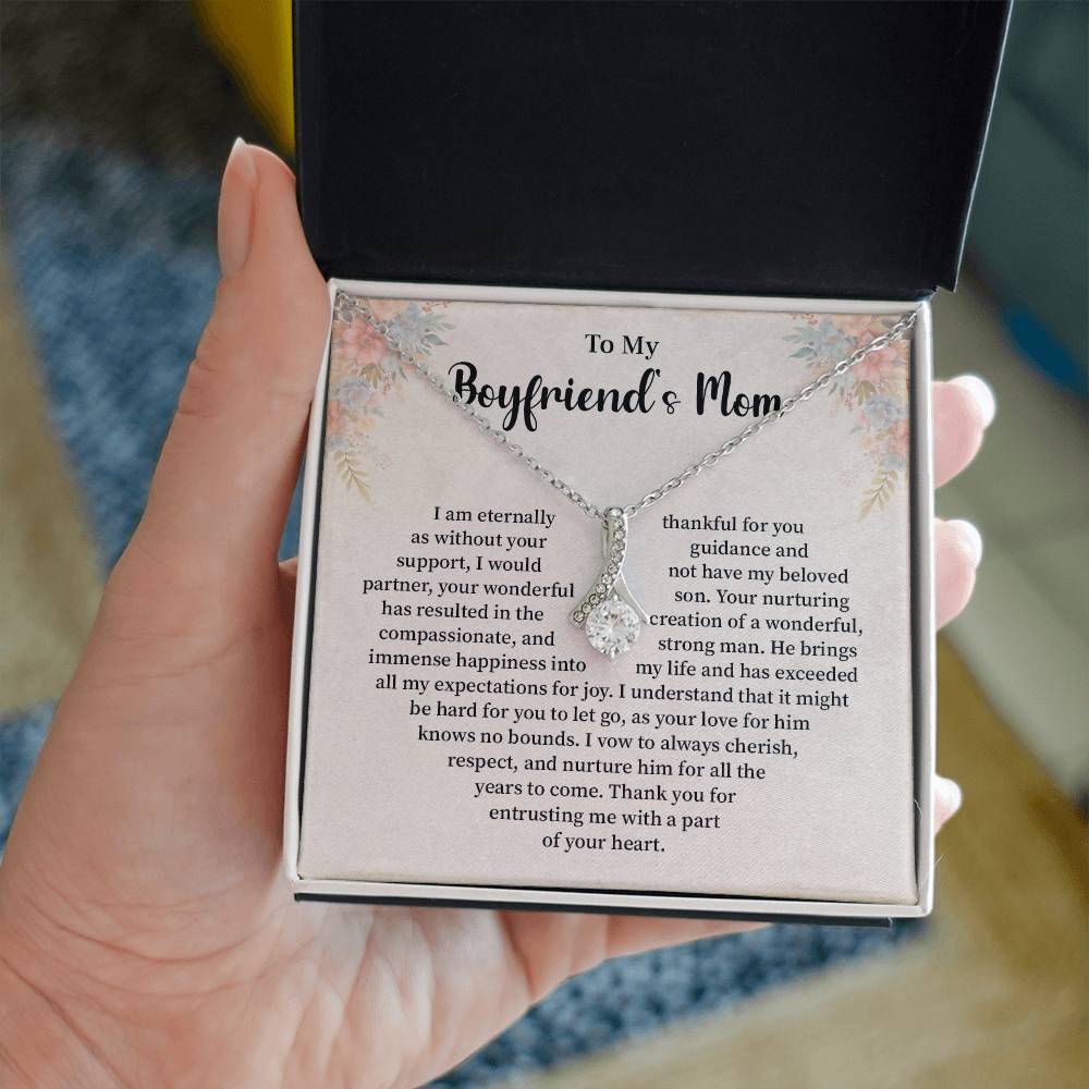 Boyfriend’s Mom Necklace Gift with Sentimental Card