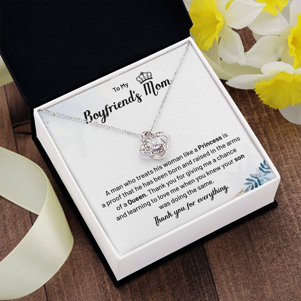 Boyfriend’s Mom Necklace Gift – Queen Message Card