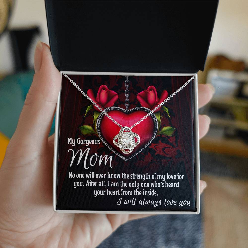 Necklace for Gorgeous Mom with Heartfelt Message – Elegant Gift Idea