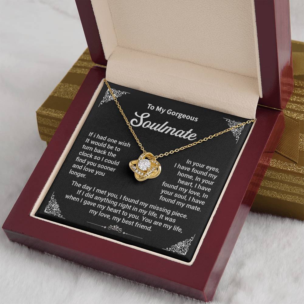 Soulmate Necklace Gift for Her – Elegant Pendant Box