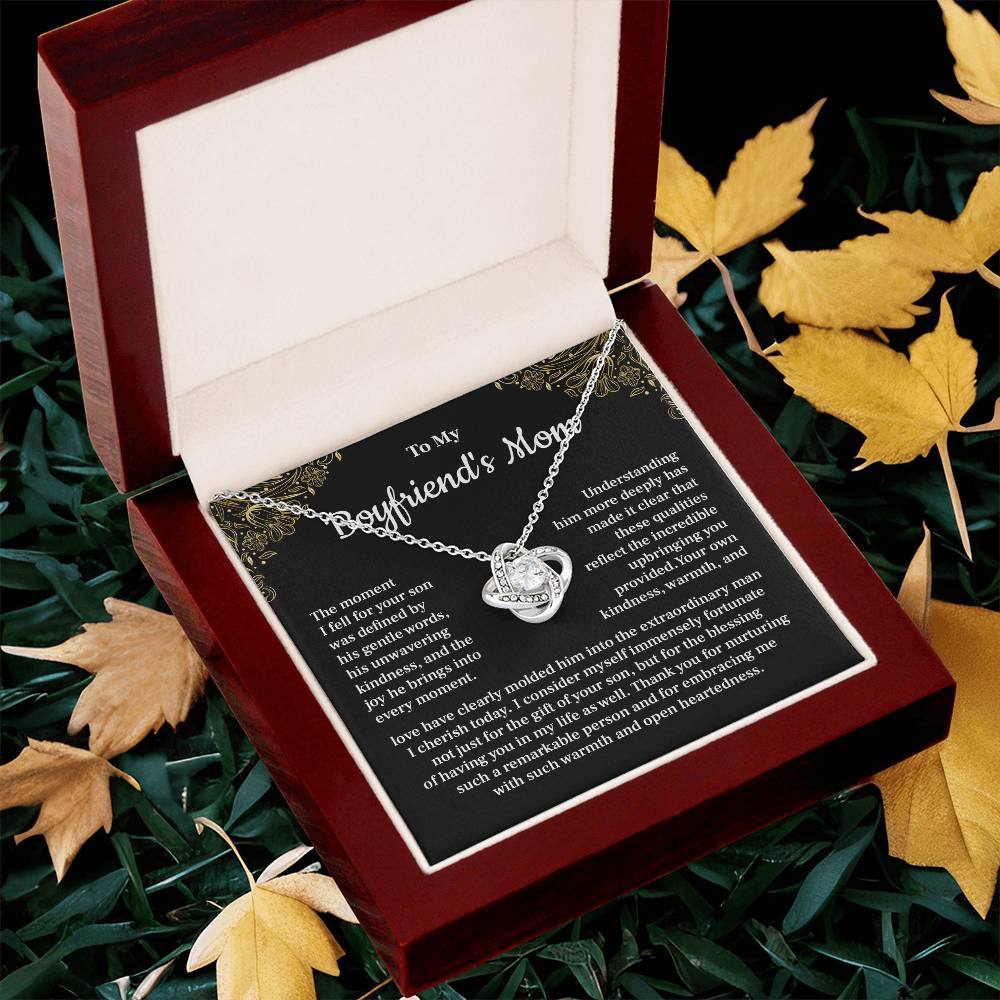 Necklace Gift for Boyfriend’s Mom from Girlfriend